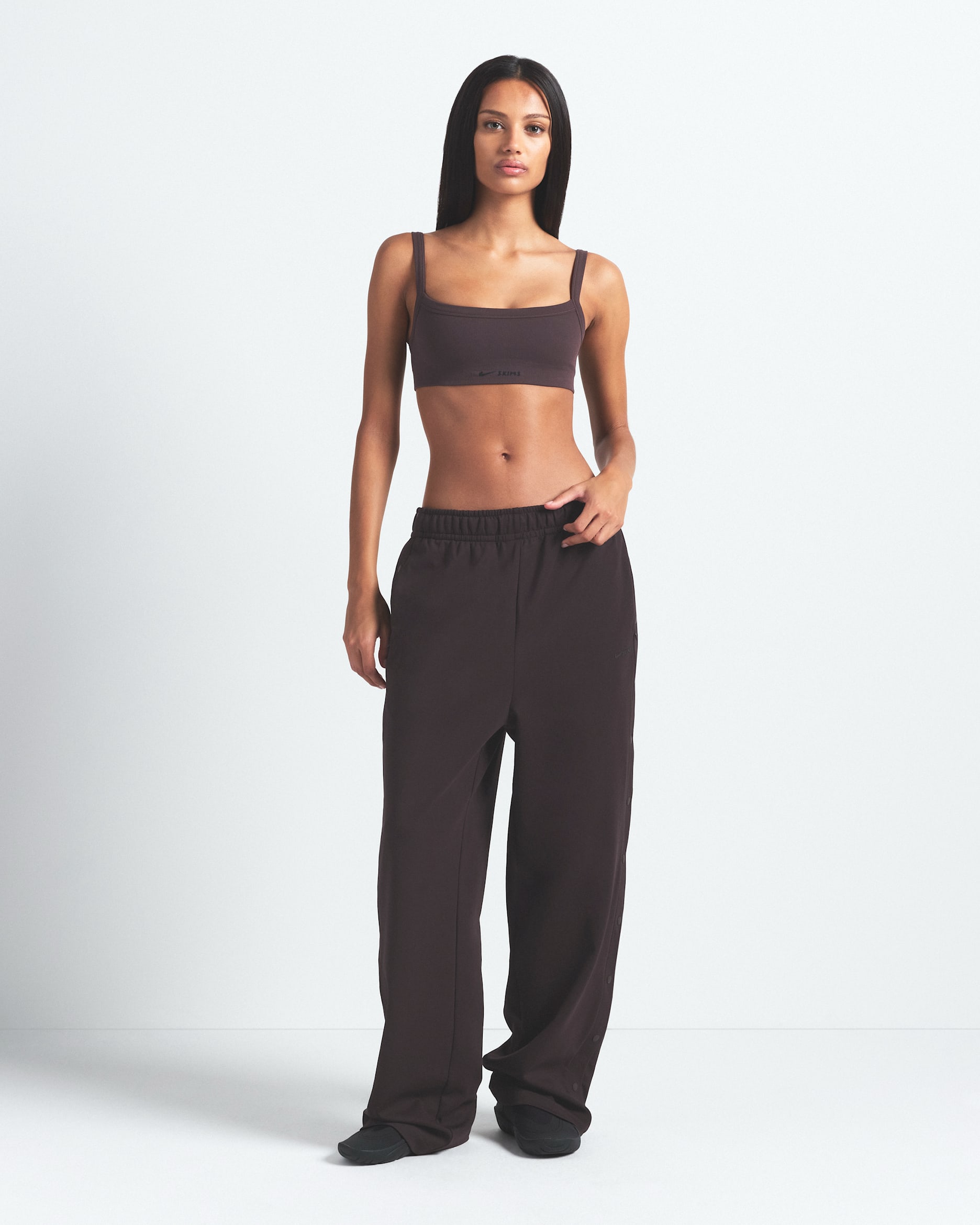 NikeSKIMS Matte Tricot Women's Side-Snap Pants. Nike.com